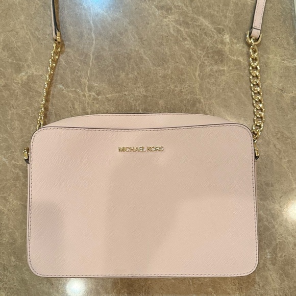 Michael Kors Handbags - Michael Kors Jet Set Crossbody